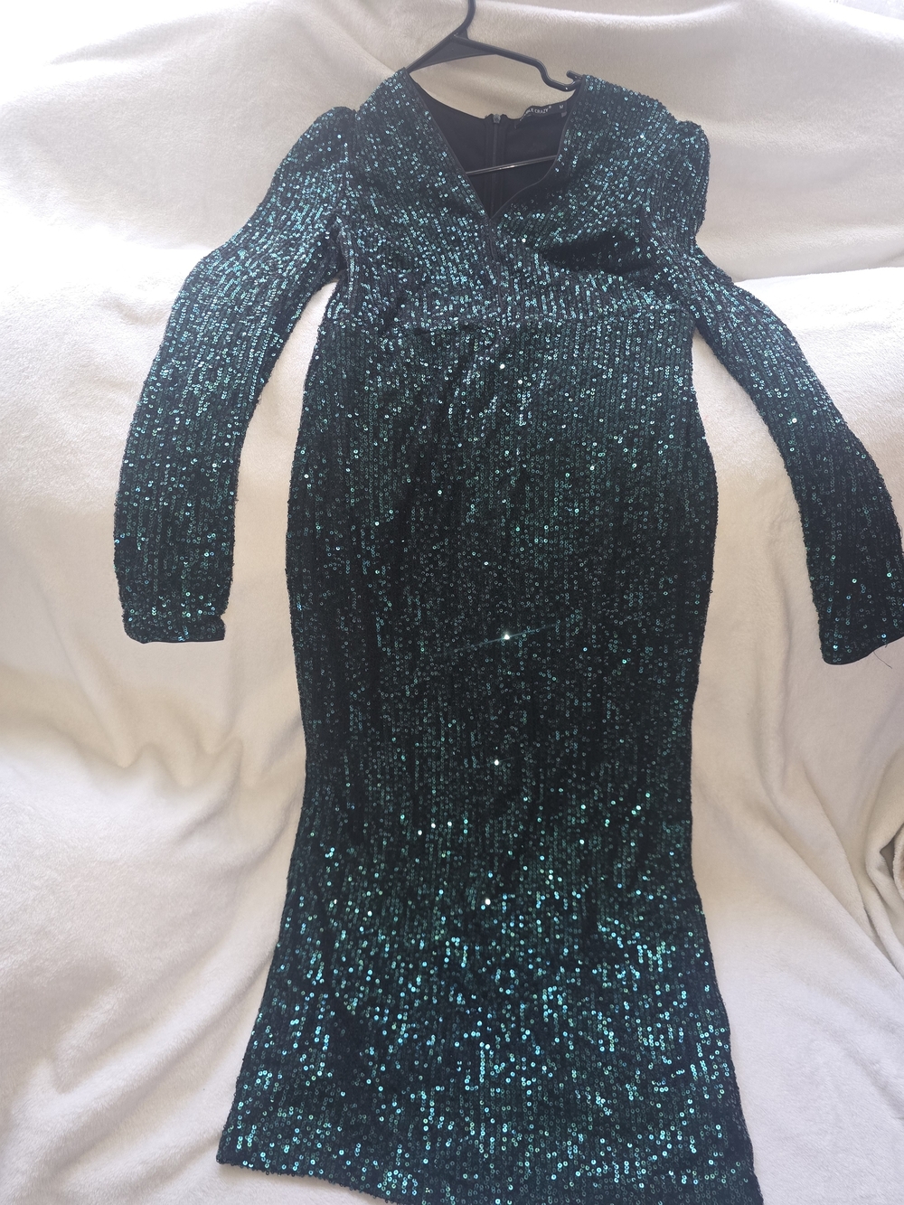 Women's Emerald Sequin Long Sleeve V-Neck Dress